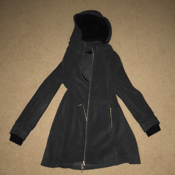 calvin klein performance jacket headphone access